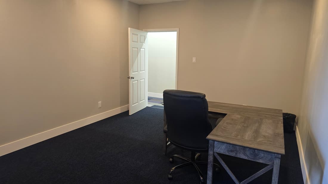 Left Column Office — photo 1