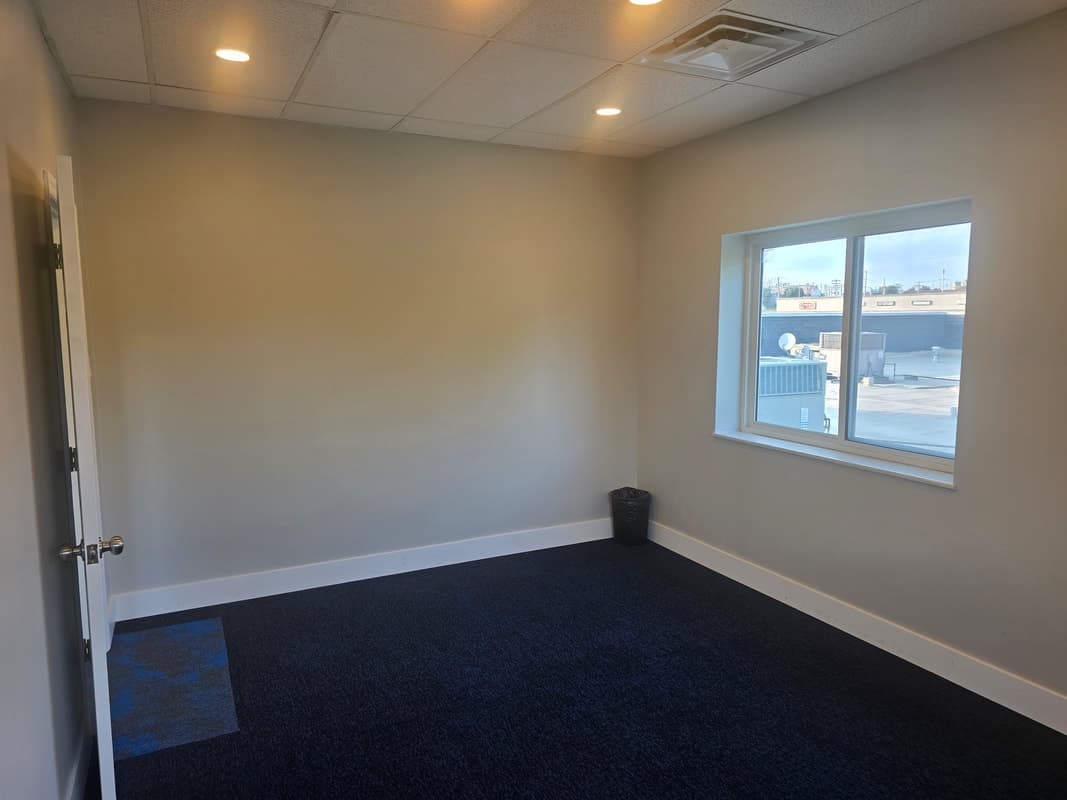 Corner Office — photo 3