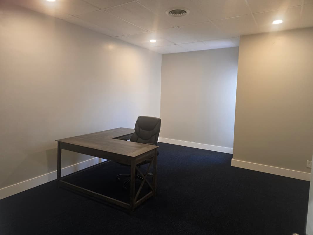 Left Column Office — photo 3