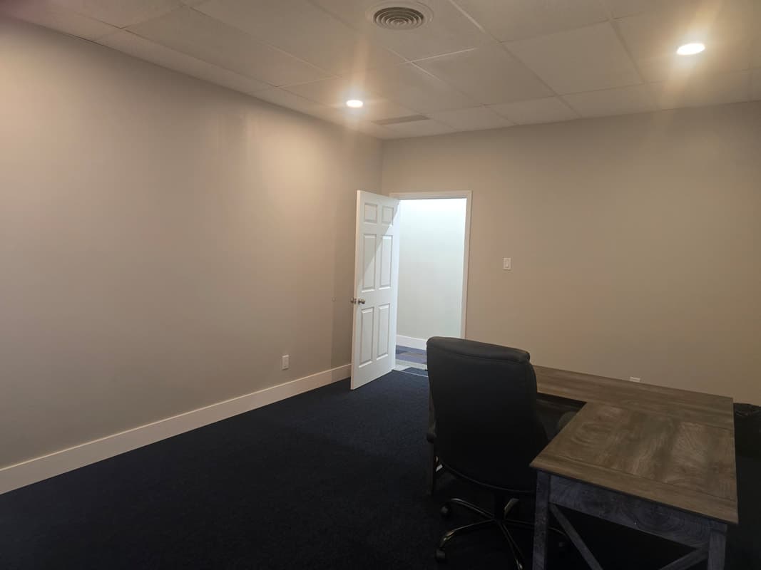 Left Column Office — photo 4