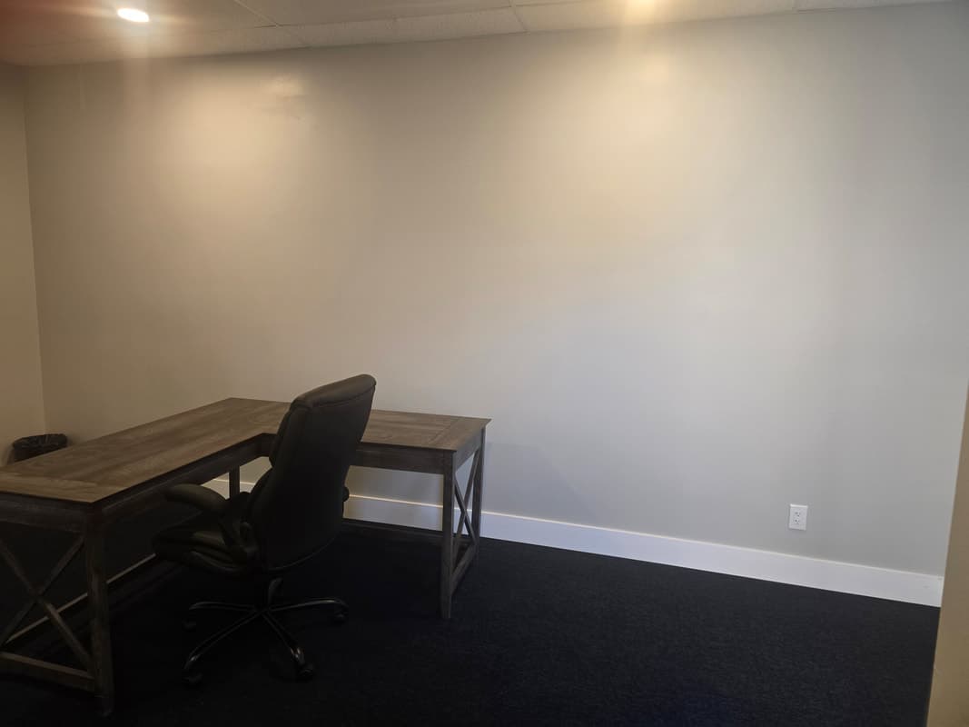 Left Column Office — photo 5