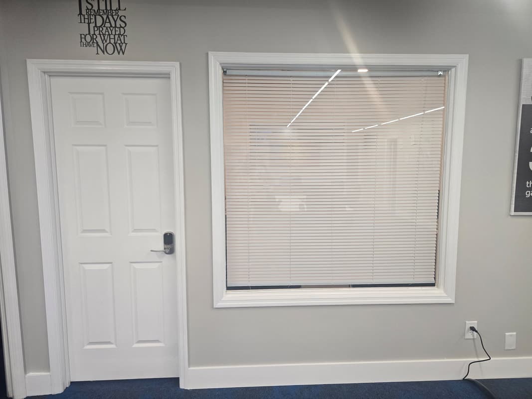 Window Office — photo 1